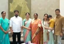 Telangana : సీఎం రేవంత్ రెడ్డికి రాఖీ కట్టిన కొండా సురేఖ Telangana CM Revanth Reddy with ministers Konda Surekha and Seethakka on Raksha Bandhan Image Title: