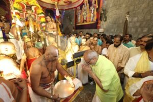 గరుడ వాహన సేవలో భారత ఉపరాష్ట్రపతి సీ.పీ. రాధాకృష్ణన్